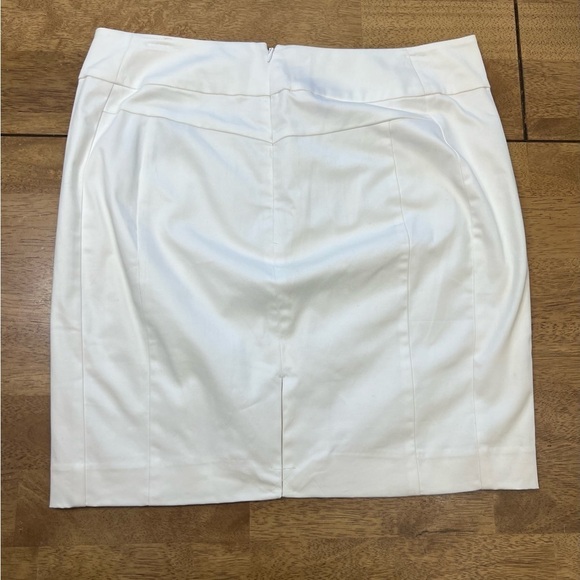 Express Mid Rise White Lined Pencil Skirt - NWT - Picture 5 of 5